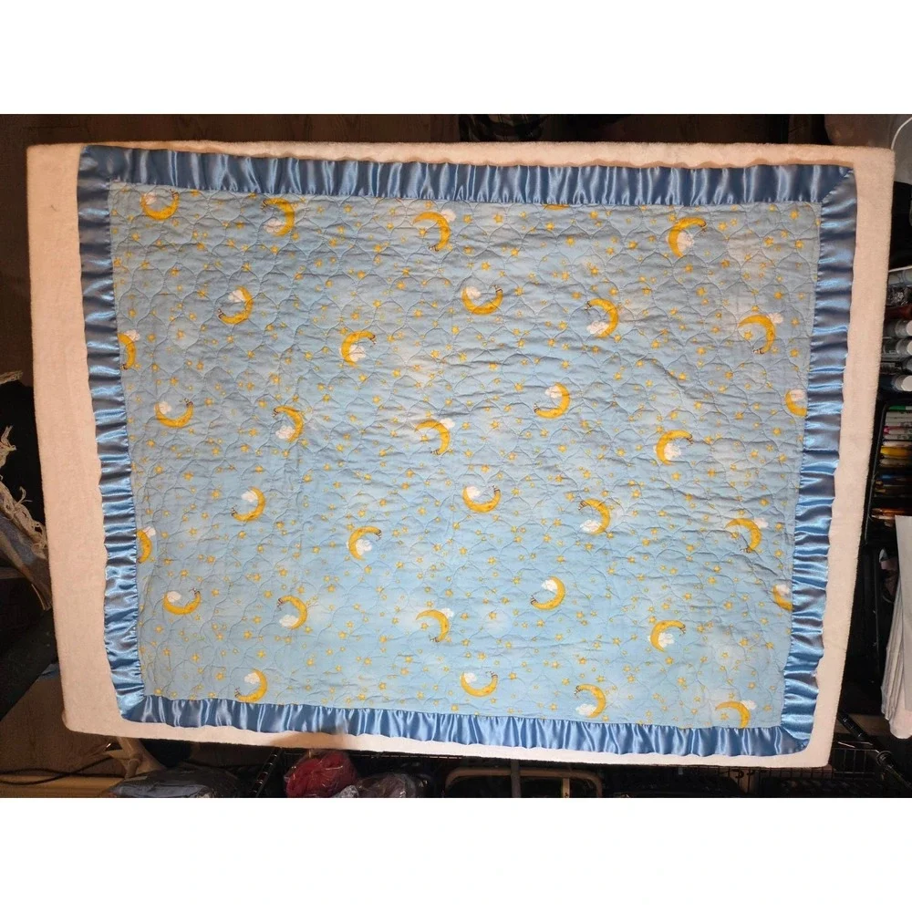 343. Vintage Baby Crib Quilt Teddy Bear Moon & Stars Blue Nursery Blanket